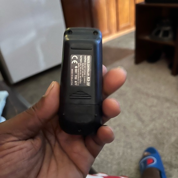 For sale is a used Clarion RCB-130 headunit remote. - Picture 8 of 9